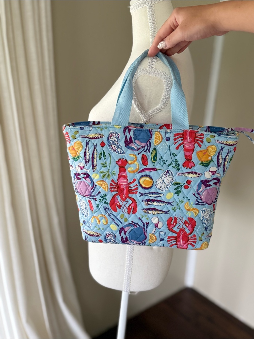 Rare Vera Bradley Lunch Tote Seafood Boil Retired Pattern Quilted Cotton Bag - Picture 2 of 6
